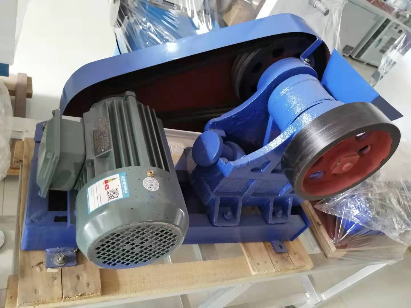 100 60鄂式破碎機7.jpg